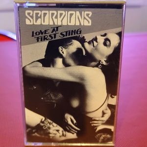 SCORPIONS LOVE AT FIRST STING Cassette Tape 80s VINTAGE